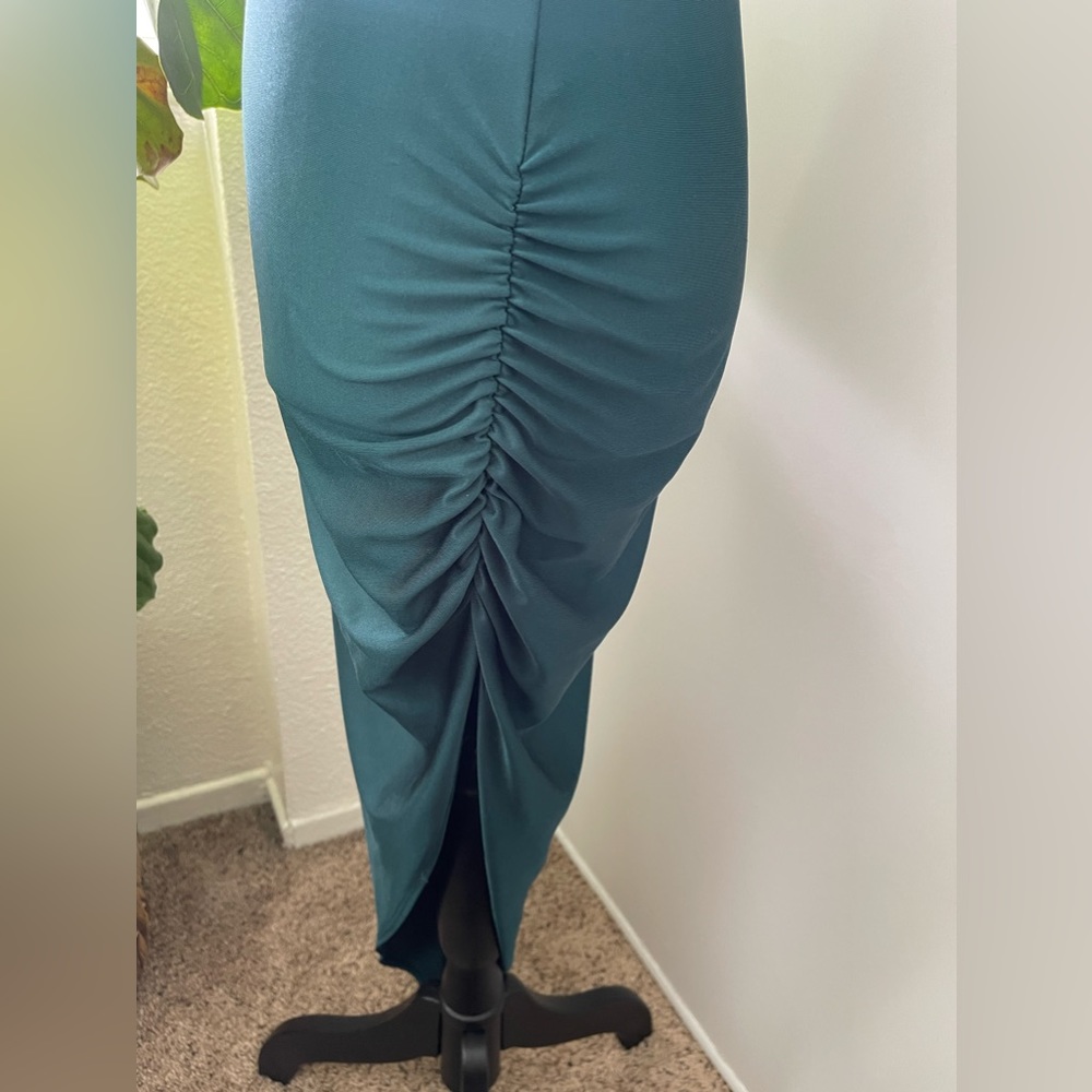 Dress - Picture 6 of 10